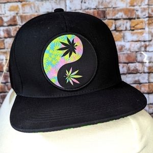 NWT GM Fashions Snapback Cap (30096-906)